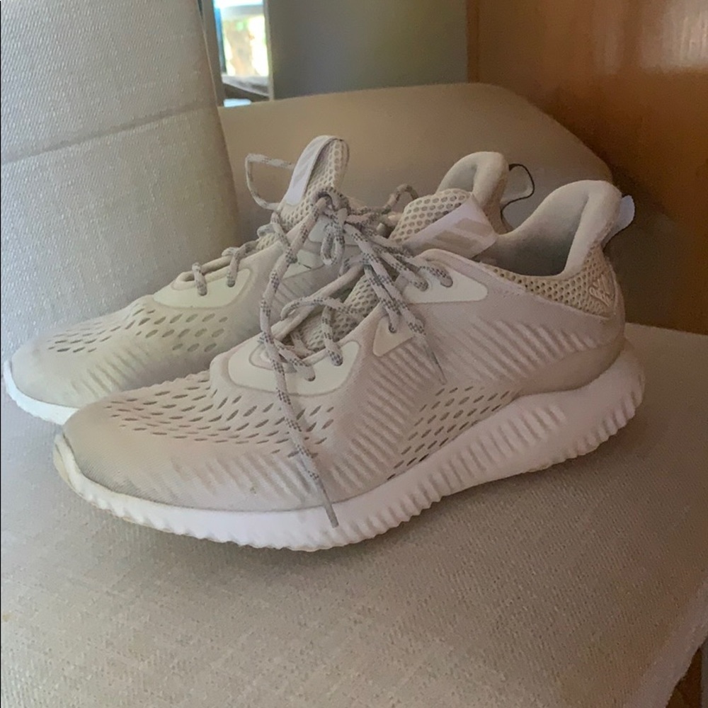 Adidas women’s tennis shoes